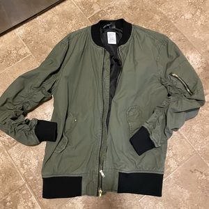 Mens green bomber jacket   Only were a few times